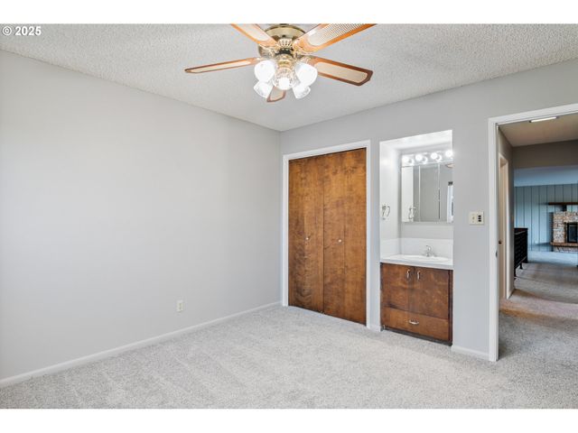 2012 SUNRISE St, Kelso, WA 98626