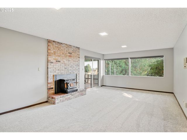 2012 SUNRISE St, Kelso, WA 98626