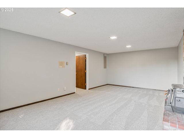 2012 SUNRISE St, Kelso, WA 98626