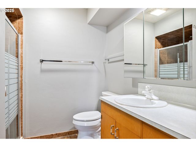 2012 SUNRISE St, Kelso, WA 98626