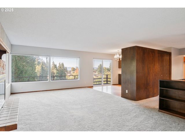 2012 SUNRISE St, Kelso, WA 98626