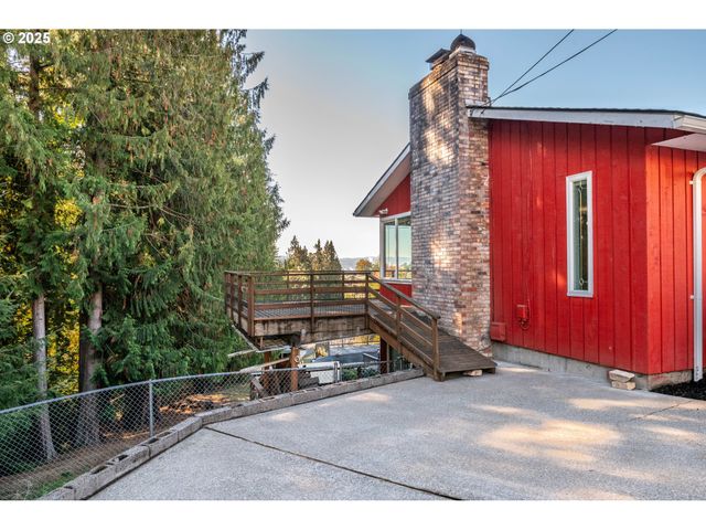 2012 SUNRISE St, Kelso, WA 98626