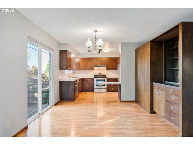 2012 SUNRISE St, Kelso, WA 98626