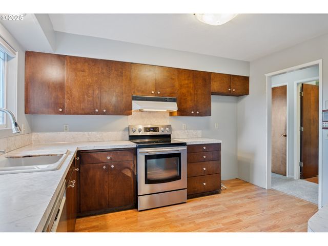 2012 SUNRISE St, Kelso, WA 98626