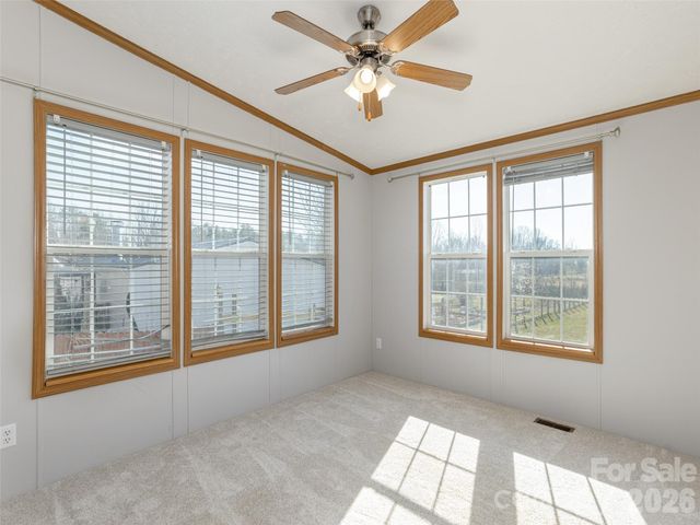 112 Lynn Estate Road, Hendersonville, NC 28792