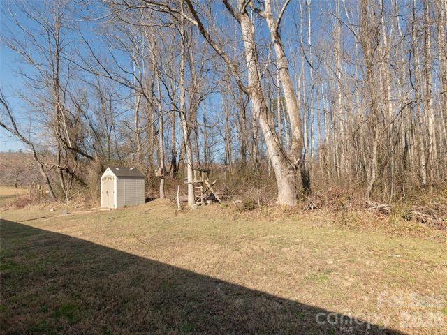112 Lynn Estate Road, Hendersonville, NC 28792