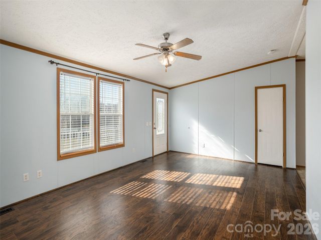 112 Lynn Estate Road, Hendersonville, NC 28792