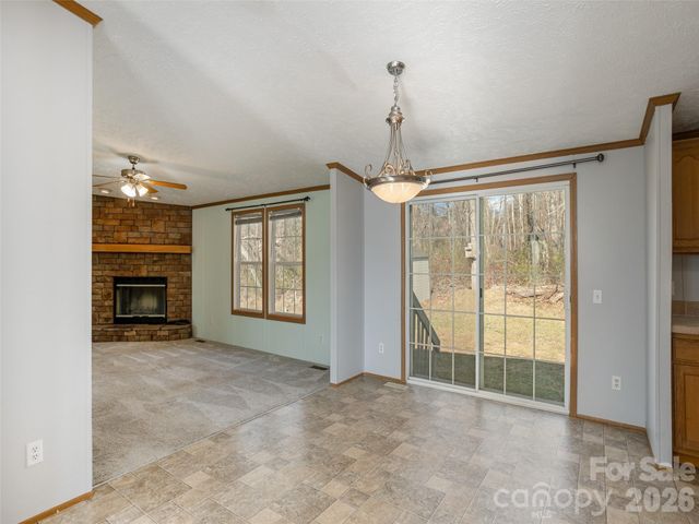 112 Lynn Estate Road, Hendersonville, NC 28792