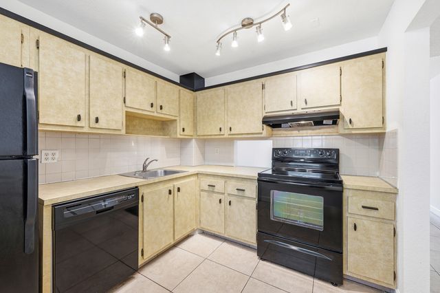 200 Ashbury Road 106, Hollywood, FL 33024