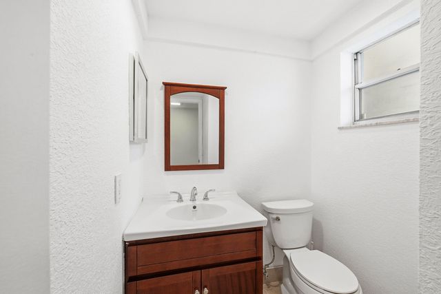 200 Ashbury Road 106, Hollywood, FL 33024