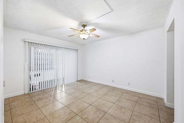 200 Ashbury Road 106, Hollywood, FL 33024