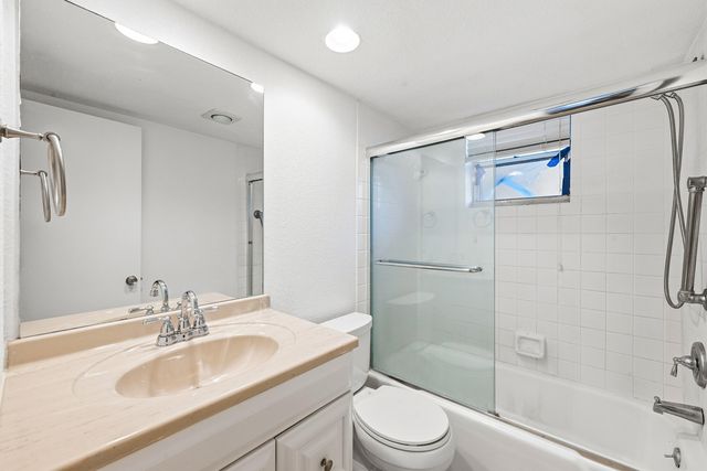 200 Ashbury Road 106, Hollywood, FL 33024