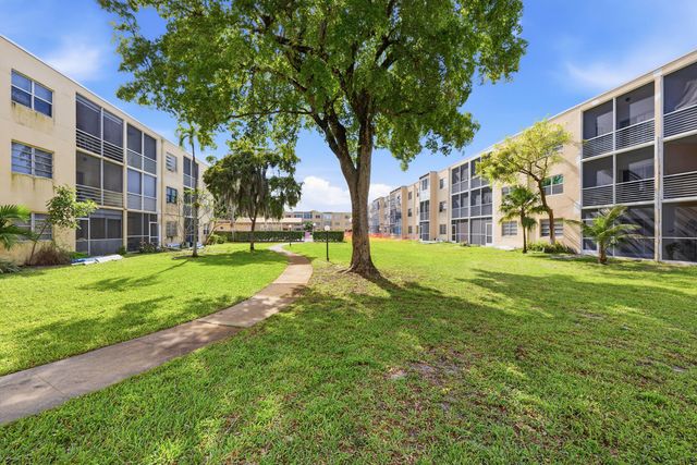 200 Ashbury Road 106, Hollywood, FL 33024