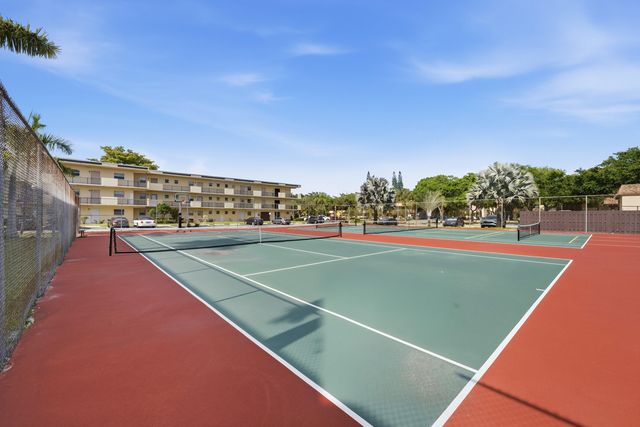 200 Ashbury Road 106, Hollywood, FL 33024