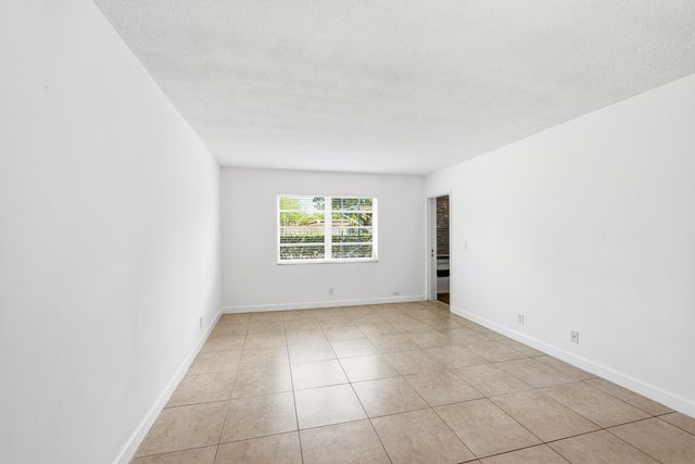 200 Ashbury Road 106, Hollywood, FL 33024