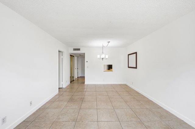 200 Ashbury Road 106, Hollywood, FL 33024