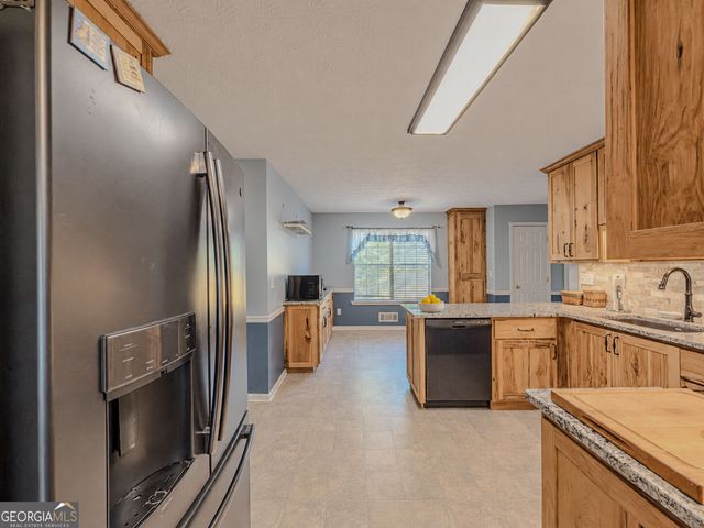 3172 Rockview Drive, Loganville, GA 30052