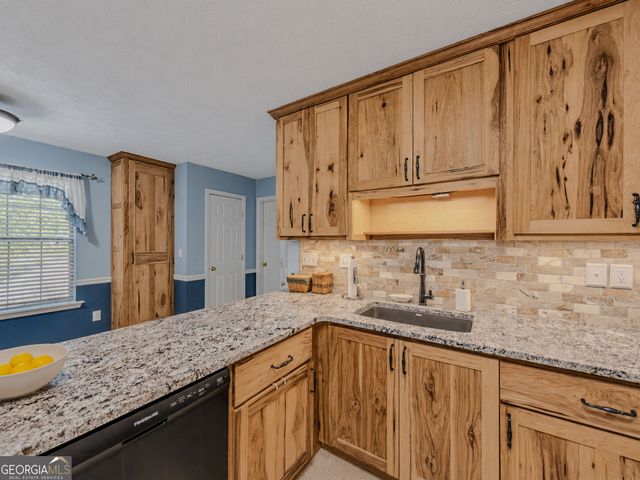 3172 Rockview Drive, Loganville, GA 30052