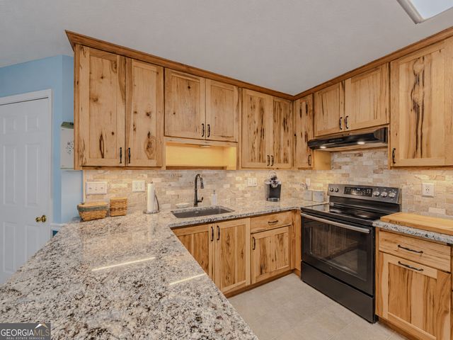 3172 Rockview Drive, Loganville, GA 30052