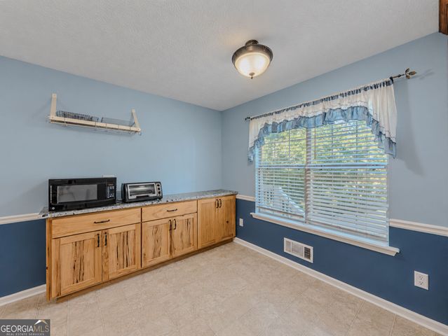 3172 Rockview Drive, Loganville, GA 30052