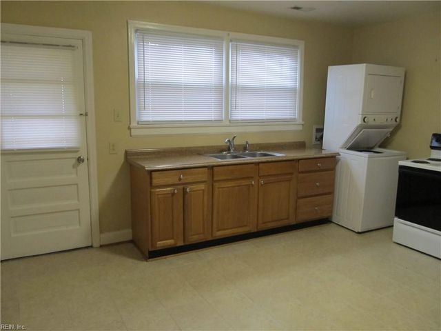 5003 Winchester AVE, Portsmouth, VA 23707