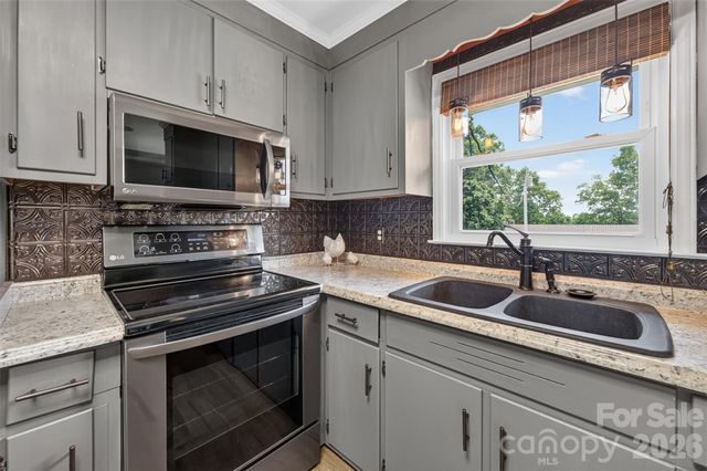 2671 Terrace Drive, Granite Falls, NC 28630