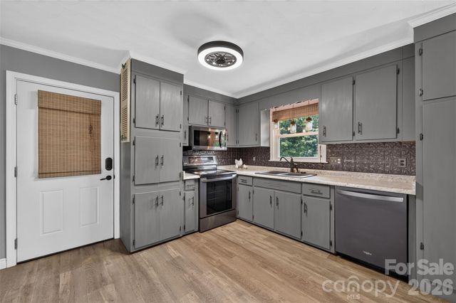 2671 Terrace Drive, Granite Falls, NC 28630