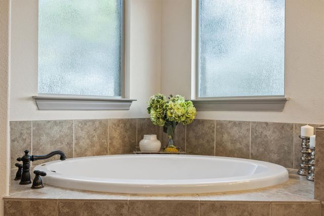 1004 Jonathan CV, Georgetown, TX 78628