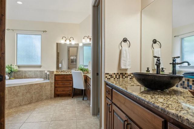 1004 Jonathan CV, Georgetown, TX 78628