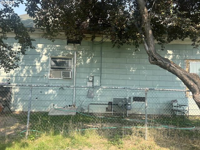 1235 4TH St, Baker City, OR 97814