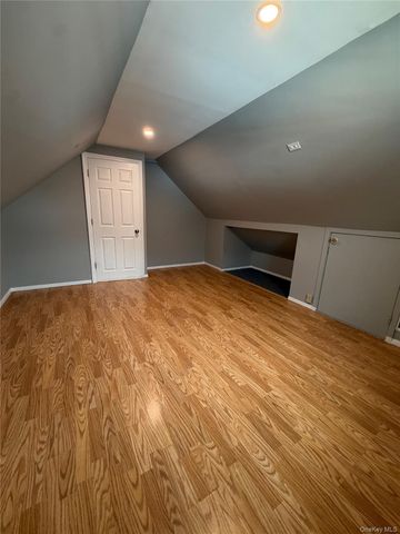82 E Hollywood Avenue, Lindenhurst, NY 11757