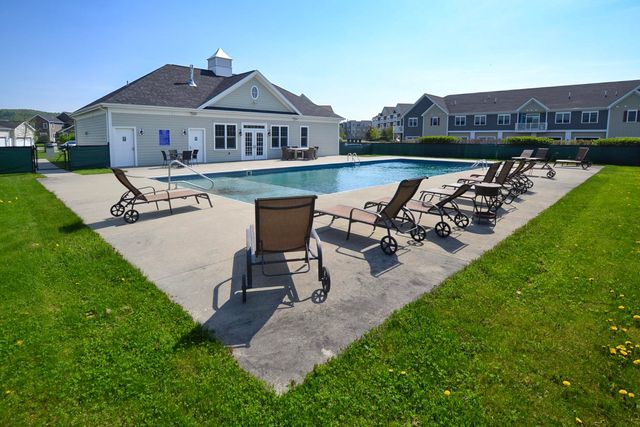 132 Stillwater Ln Unit 1, Williston, VT 05495