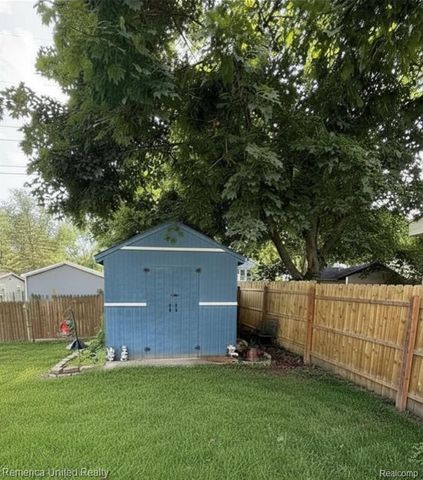 4861 Allingham Drive, White Lake, MI 48383