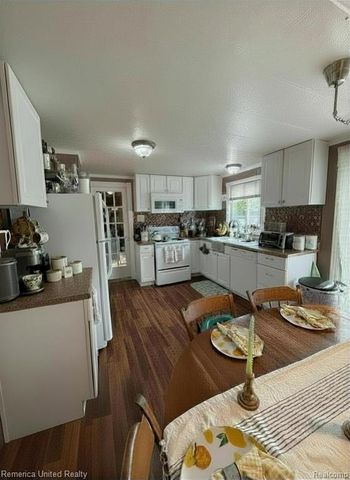 4861 Allingham Drive, White Lake, MI 48383