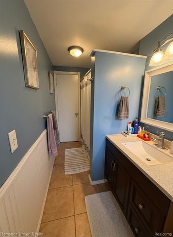 4861 Allingham Drive, White Lake, MI 48383