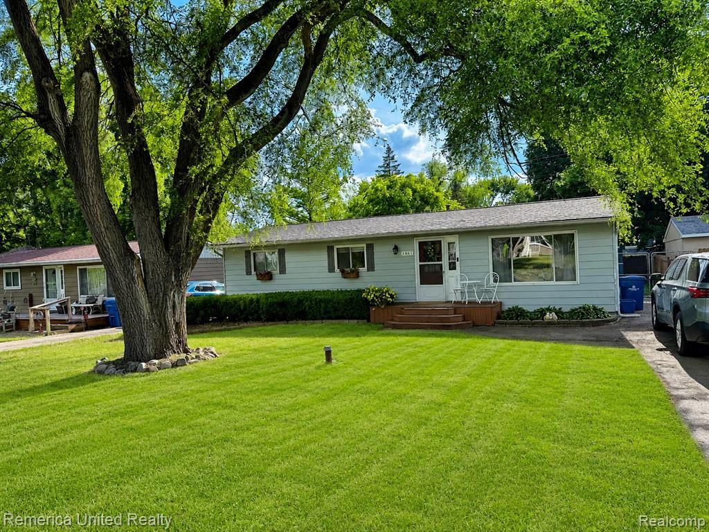 4861 Allingham Drive, White Lake, MI 48383