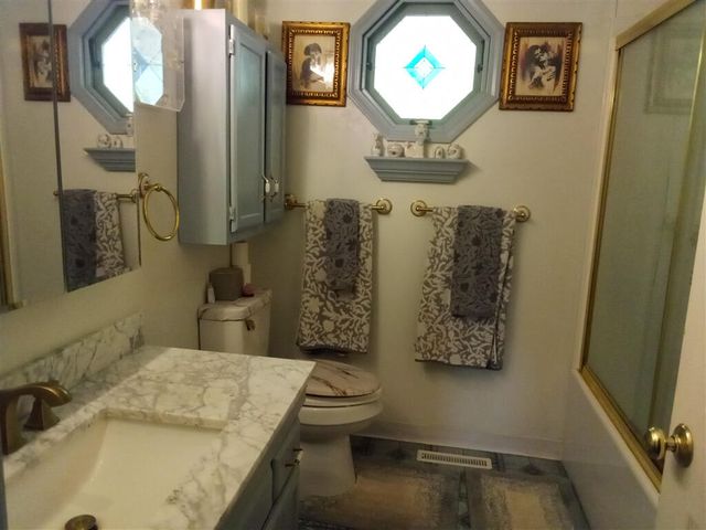 102 Keswick Farm RD, Troutville, VA 24175