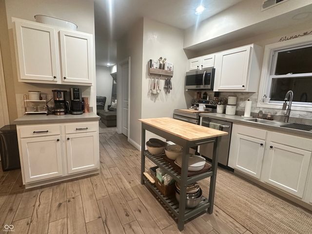 306 W Burnside Avenue, Fairland, IN 46126