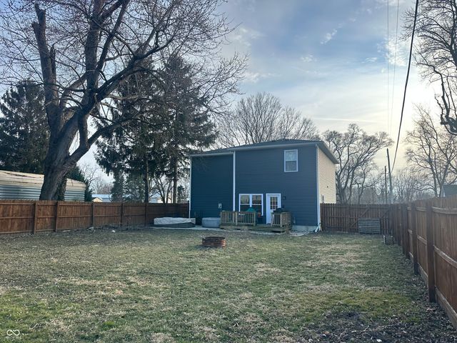 306 W Burnside Avenue, Fairland, IN 46126