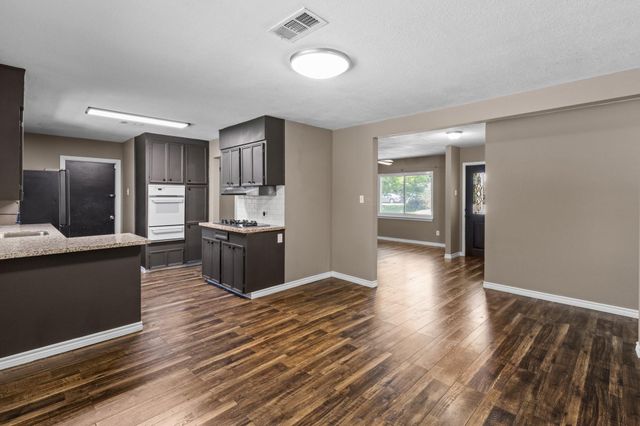 109 Timber Lane, Baytown, TX 77520