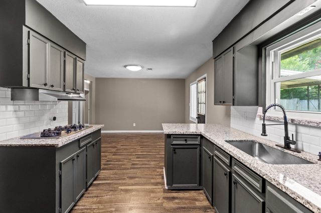 109 Timber Lane, Baytown, TX 77520