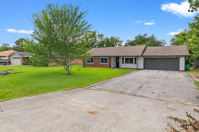 109 Timber Lane, Baytown, TX 77520