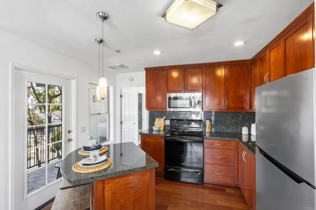 727 ROBINSON AVE C, San Diego, CA 92103