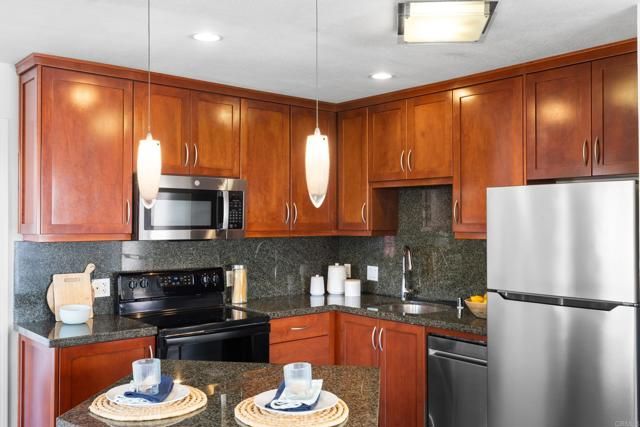 727 ROBINSON AVE C, San Diego, CA 92103