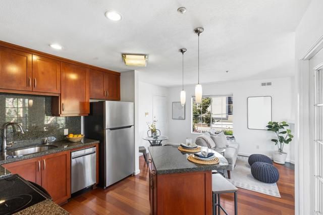 727 ROBINSON AVE C, San Diego, CA 92103