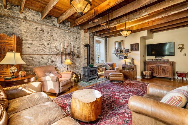 415 Green Bay ROAD, Cedarburg, WI 53012