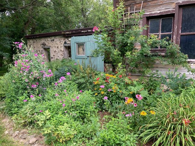 415 Green Bay ROAD, Cedarburg, WI 53012