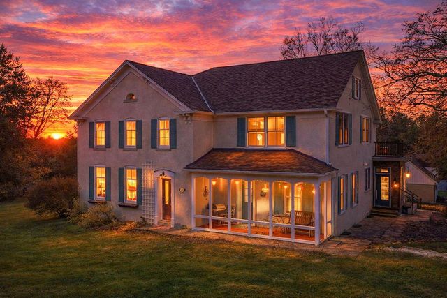 415 Green Bay ROAD, Cedarburg, WI 53012