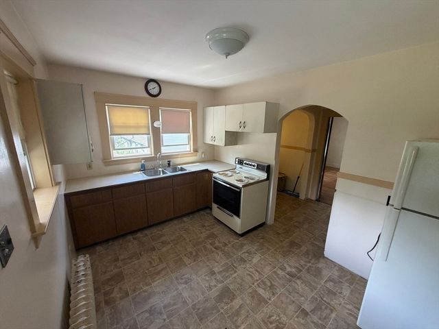 130 Emerald St, Gardner, MA 01440