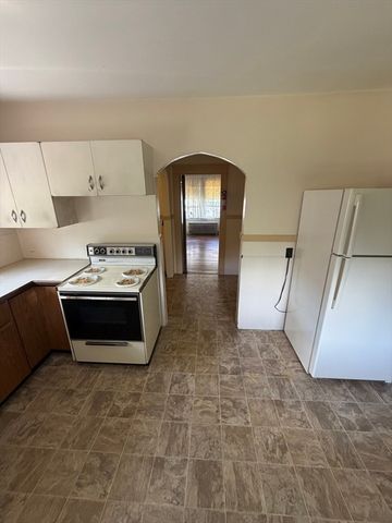 130 Emerald St, Gardner, MA 01440